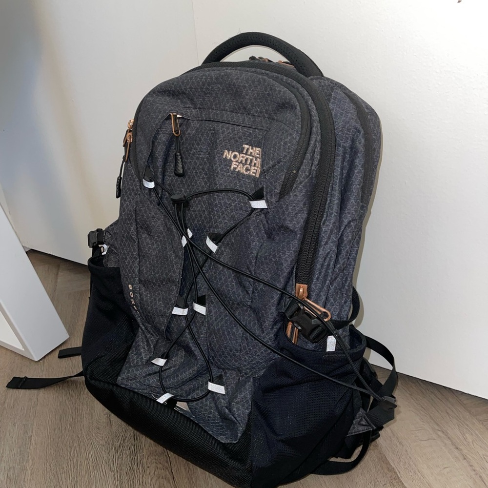 The North Face Gray & Black Men’s Backpack with Bungee Cord